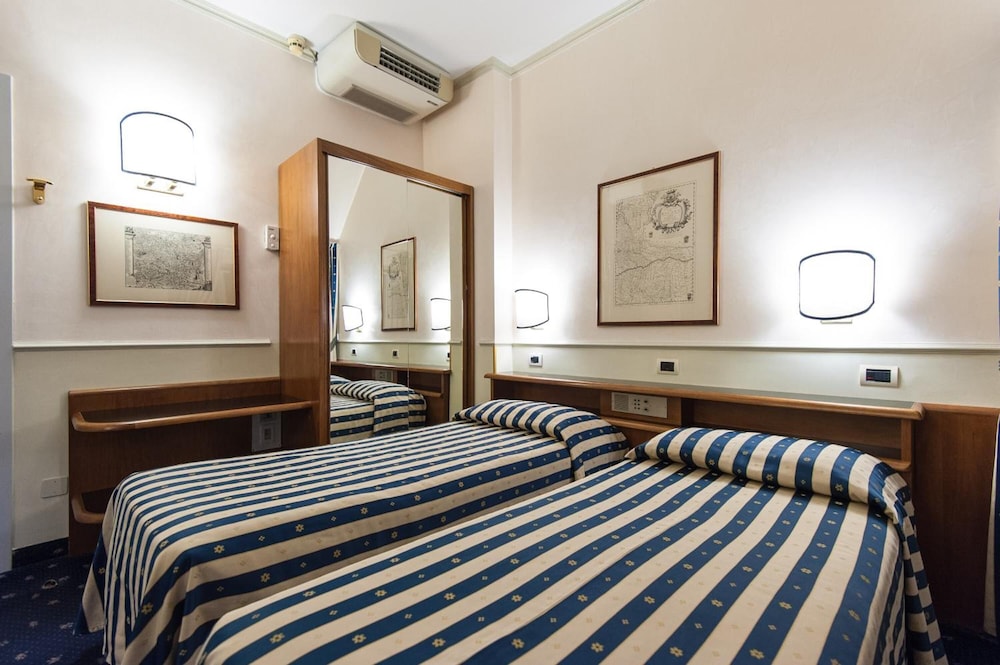 Flora Hotel Milan 7/49