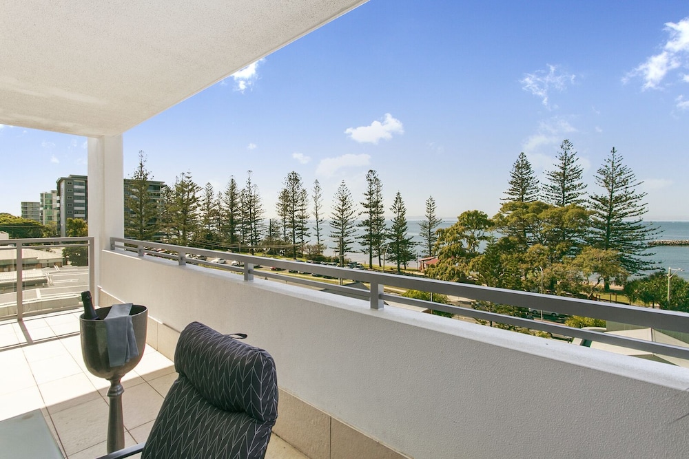 Proximity Waterfront Apartments 22/46