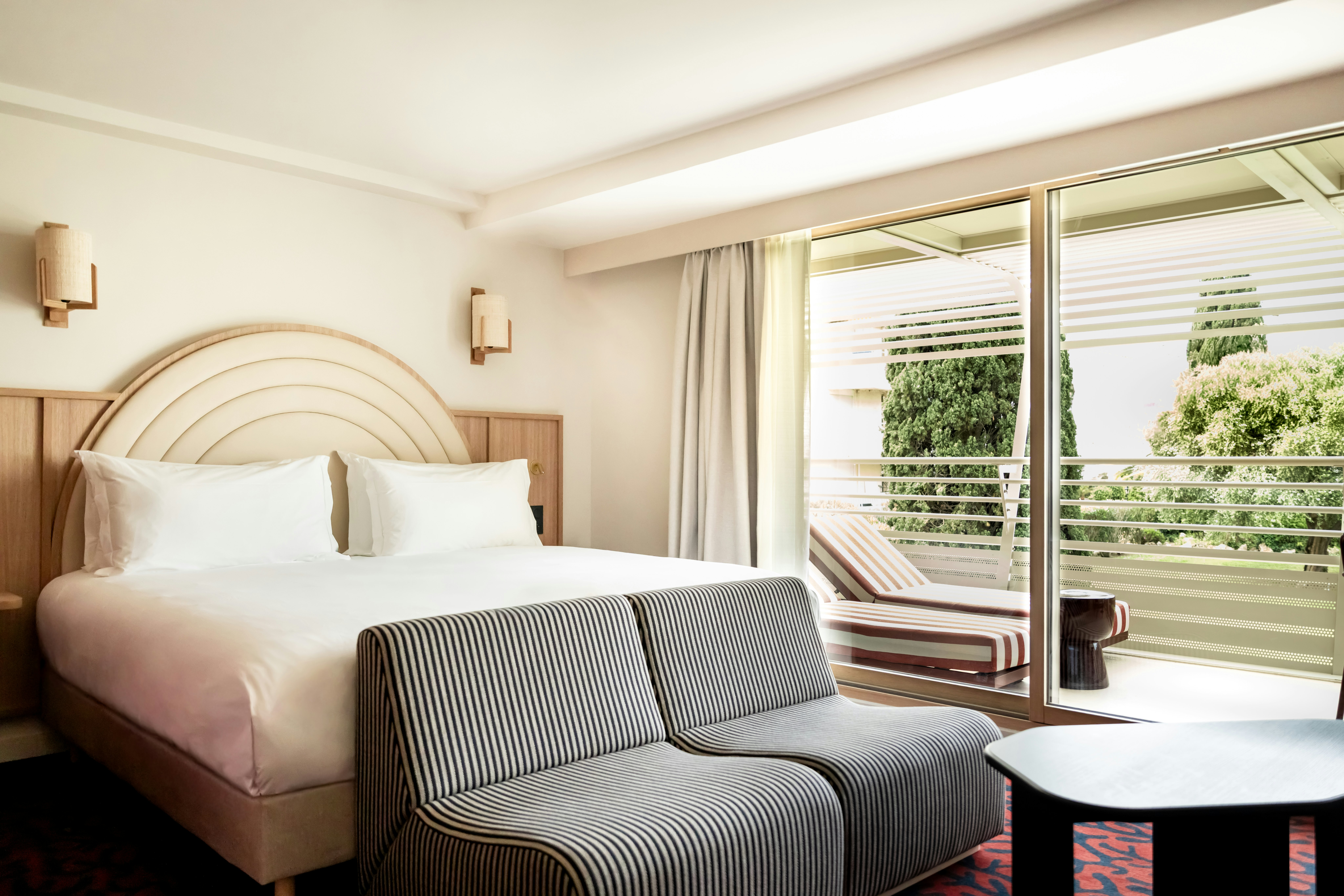 Deluxe, King Bed, Garden View