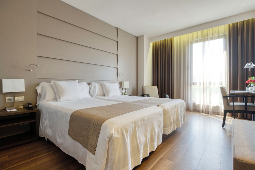 CONNECTING, FAMILY SUITE