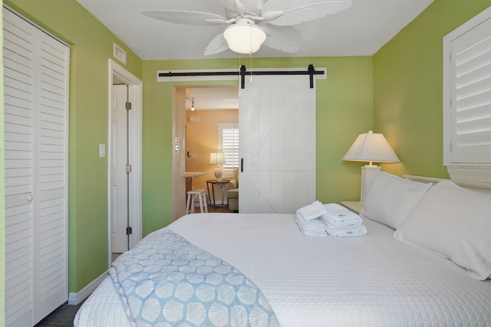 Coco Sands Beachside Cottages 18/63