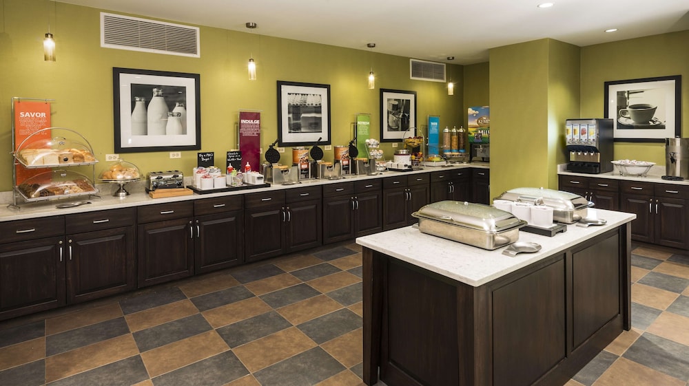 HAMPTON INN CHICAGO DOWNTOWN/MAGNIFICENT MILE 25/33
