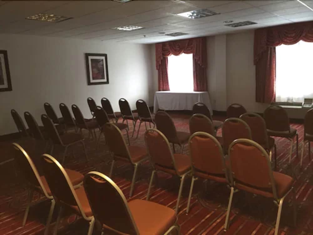 Days Inn & Suites by Wyndham Laurel Near Fort Meade 28/37
