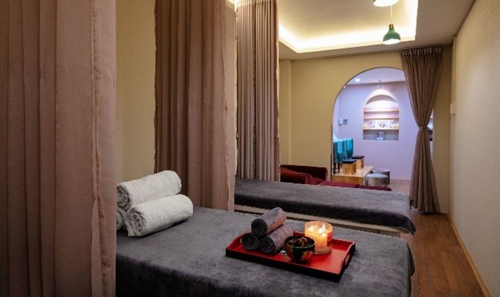 Skylark Boutique Hotel 35/50