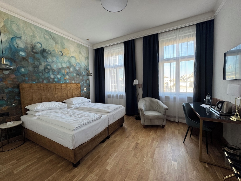غرفة ديلوكس بسرير كوين، Hotel Secession an der Oper 7/10