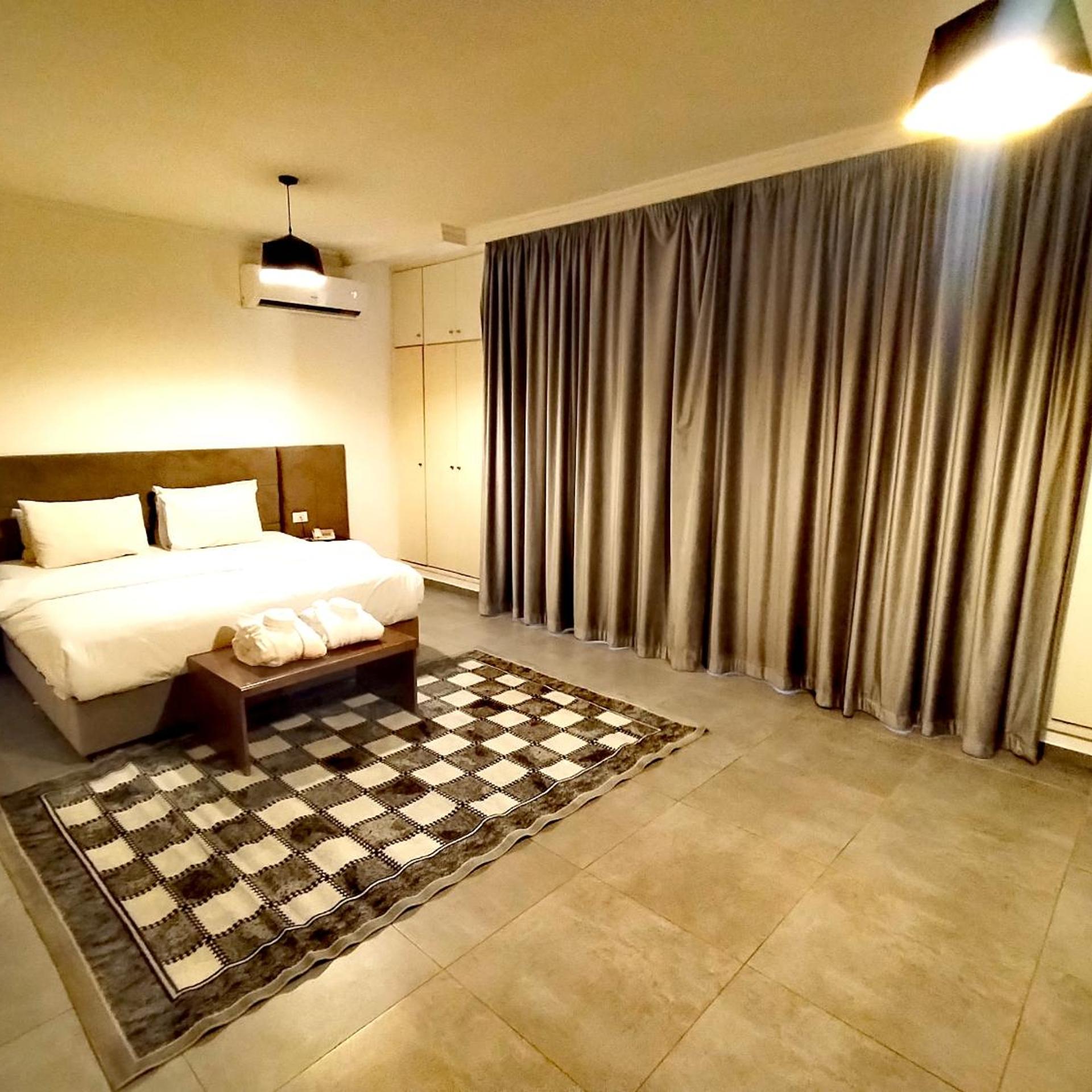 White House Suites 22/58