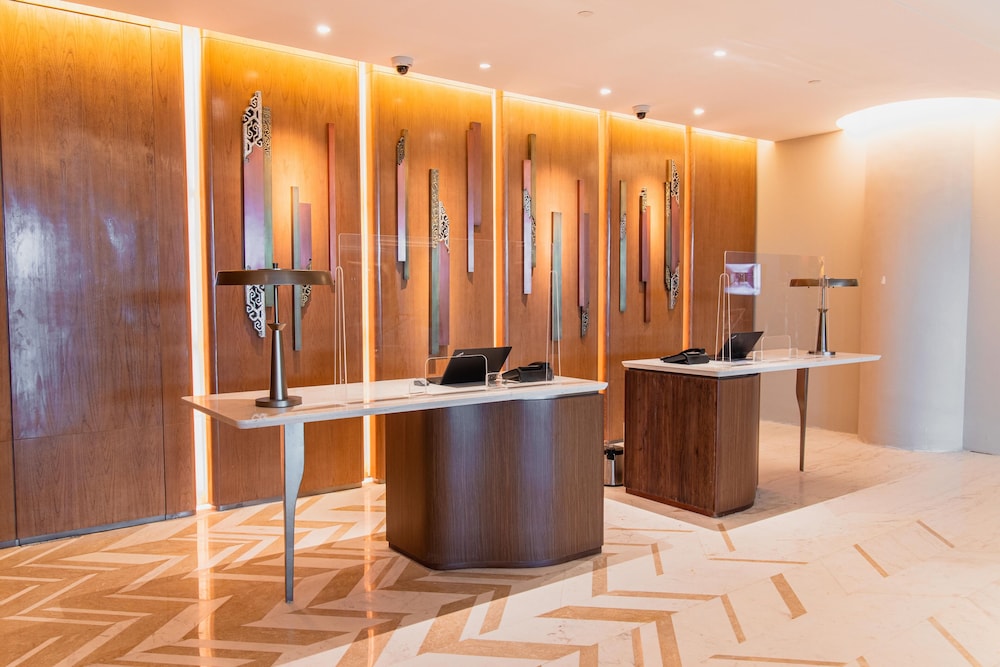 GRAND HYATT JAKARTA 6/77