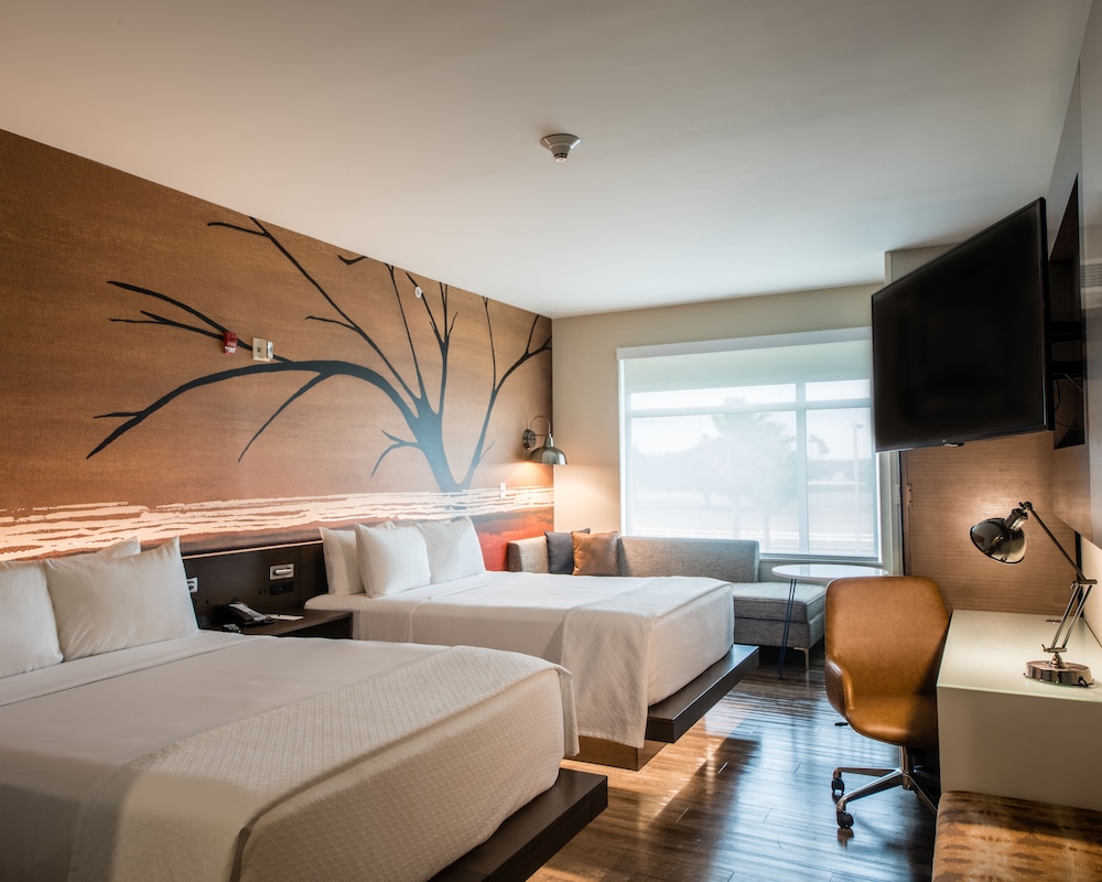 STANDARD, 2 QUEEN BEDS