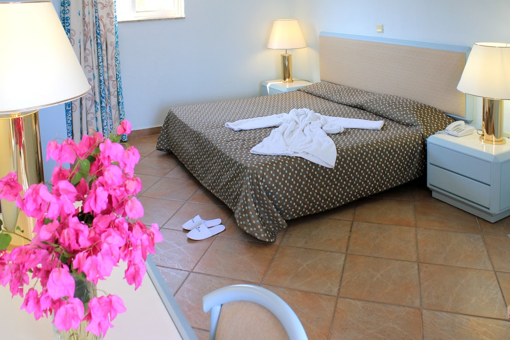 Lindos Royal 34/50