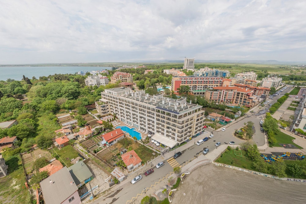 Penelope Palace Apart Hotel in POMORIE