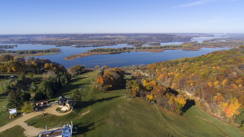Chestnut Mountain Resort 54/60