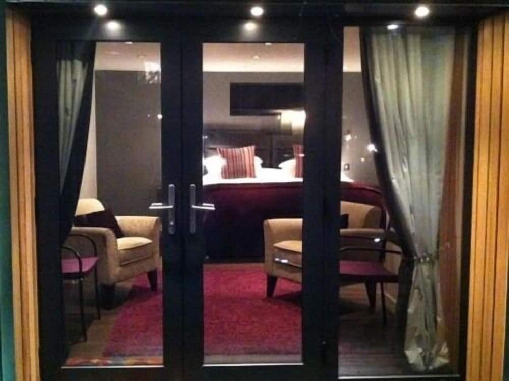 Satis House 20/27