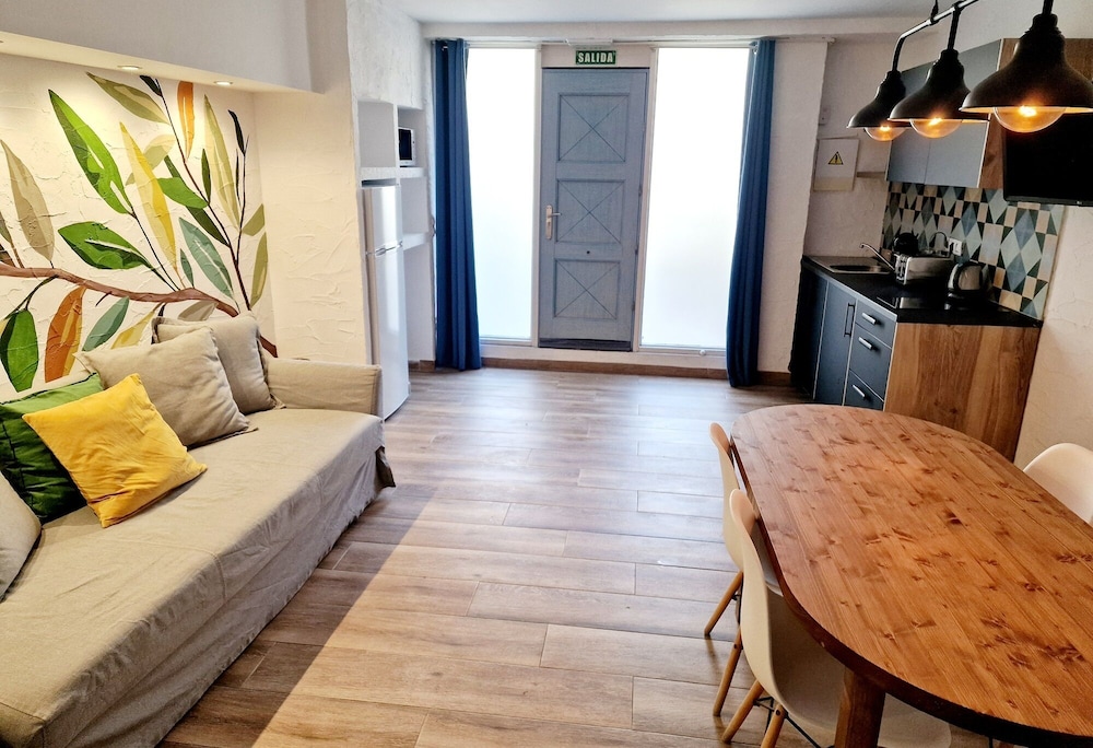 Y Hostel Mallorca - Albergue Juvenil 27/33