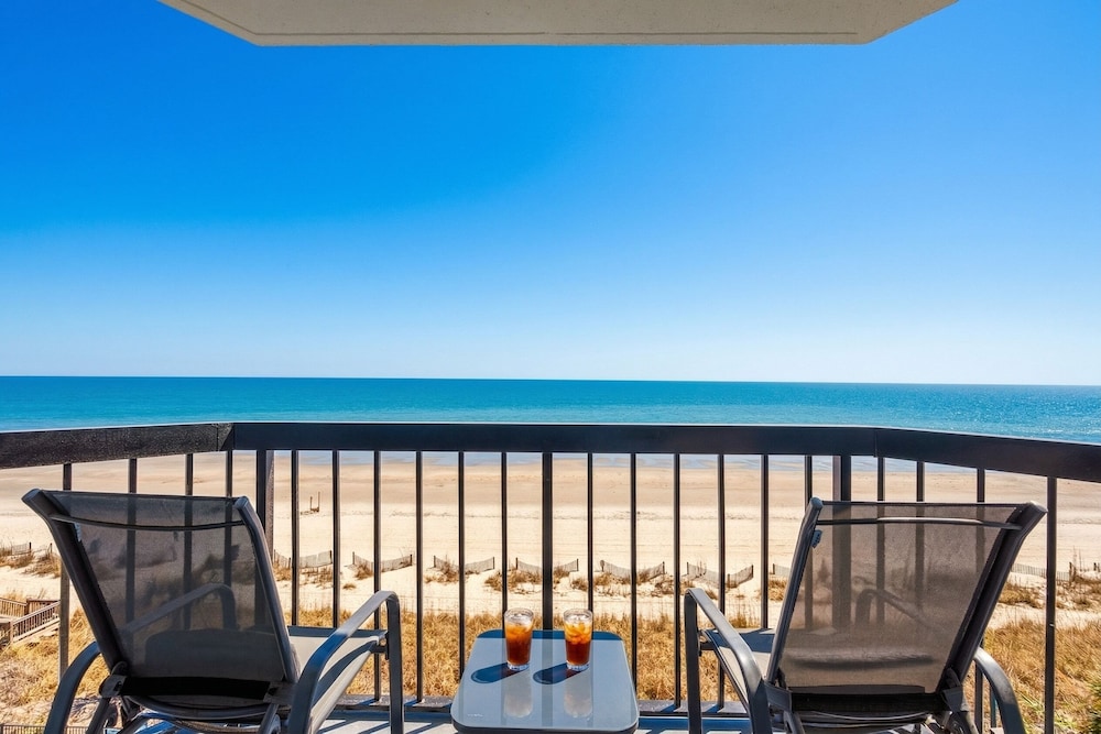 Grande Beach Resort 48/51
