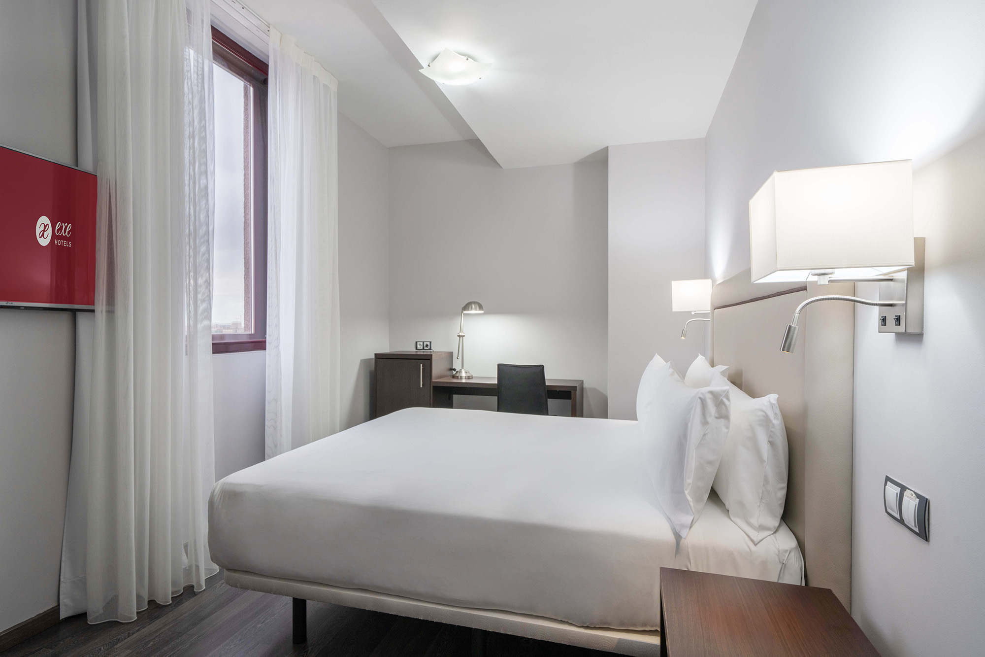 Room, Double Bed, Sofa, Exe Convention Plaza Madrid 4/4