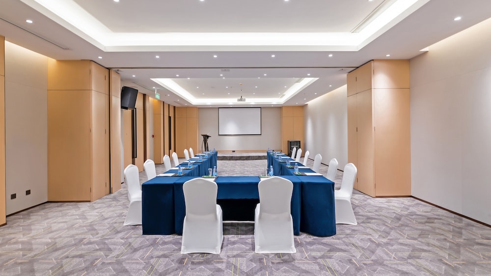 Holiday Inn Chongqing Guanyinqiao 44/50
