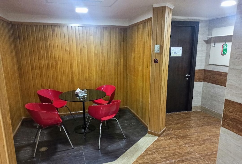 YEREVAN DELUXE HOTEL 57/61