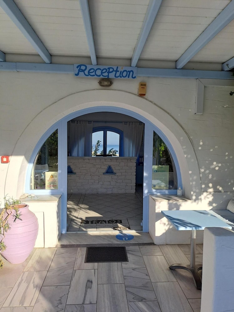 Stratos Apartments and Studios 8/45
