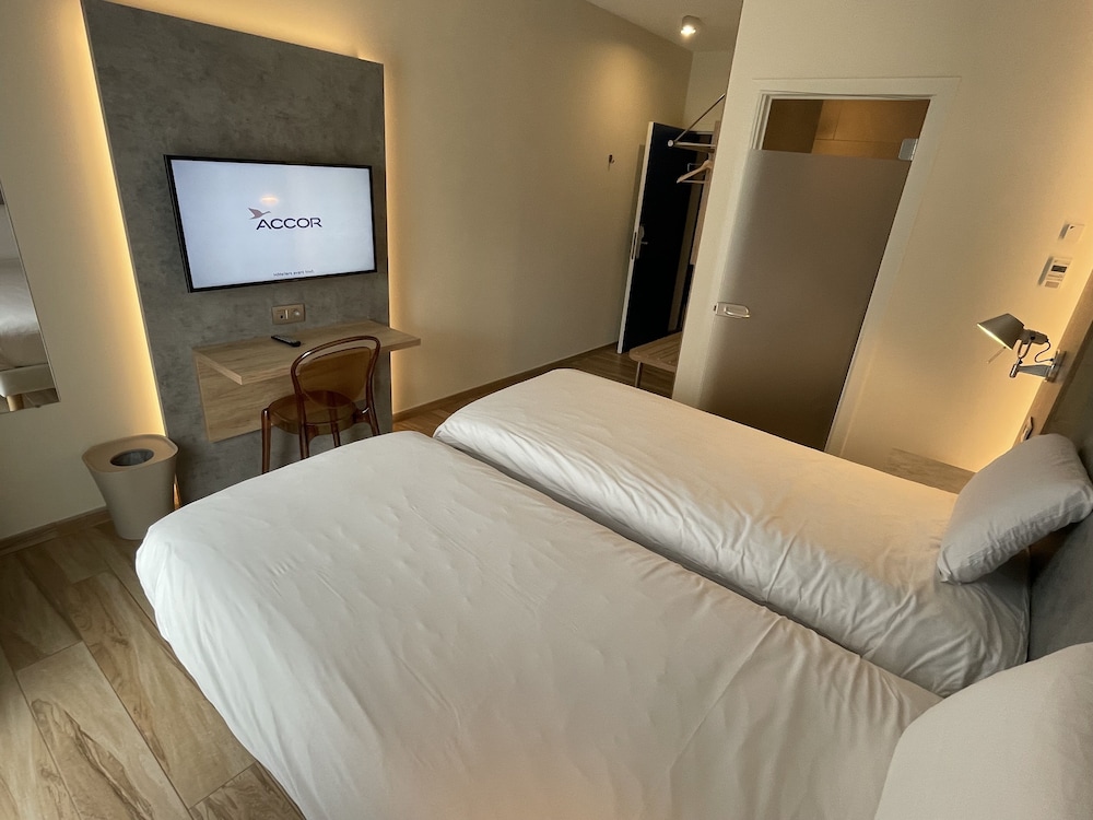 Ibis Styles La Louviere 18/73