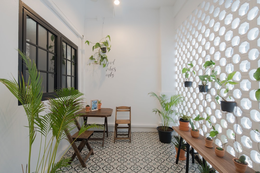 Blu Monkey Boutique Phuket Town 34/50