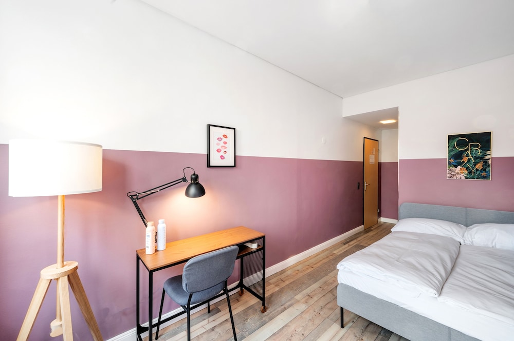 Becozy Self Check-in & Pop-up Hotel 27/52
