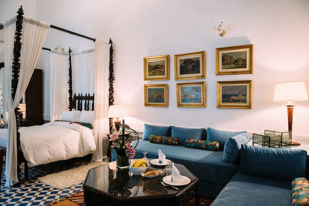 La Maison Bleue 35/50