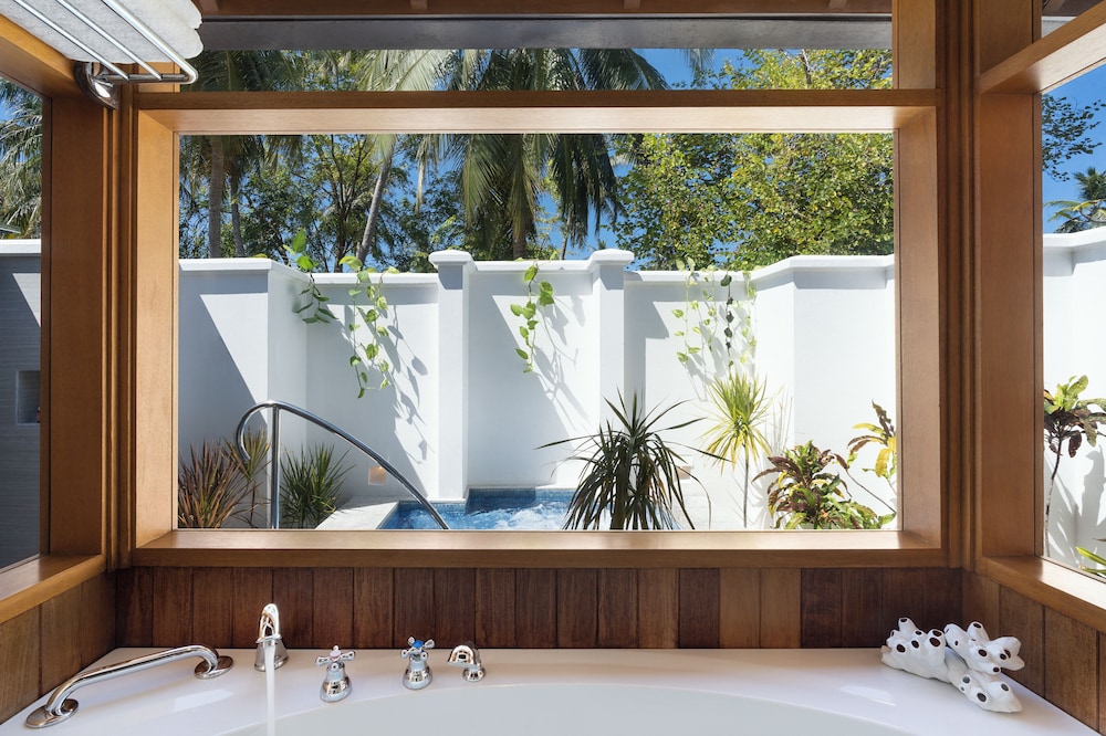 Niva Kurumba Maldives 25/50