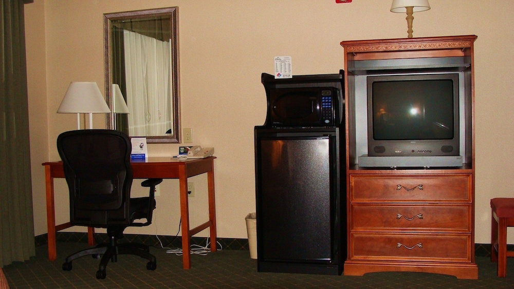 Holiday Inn Express Lebanon 34/36