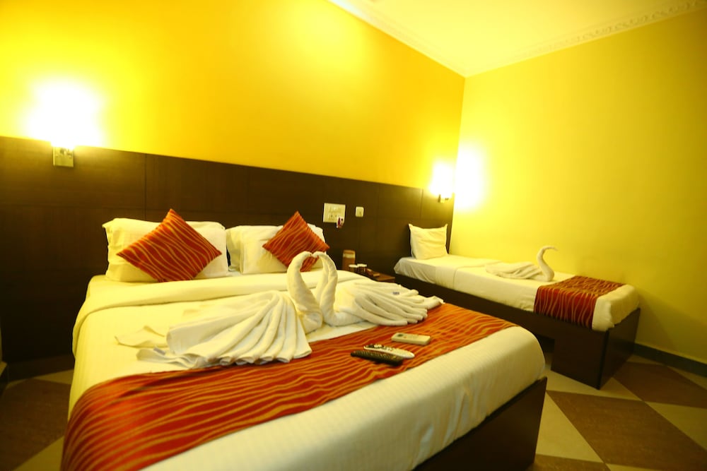 Season 4 Guest House 18/32