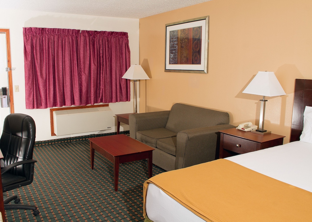 Budget Inn And Suites 20/34