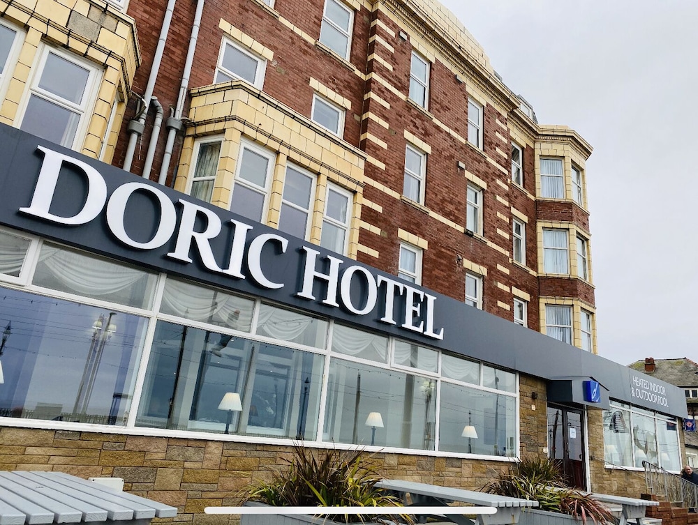 Doric Hotel 3/52