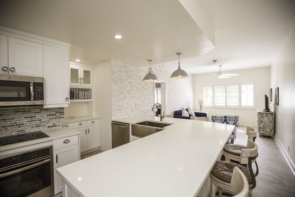 Ports of Call Resort 36/50