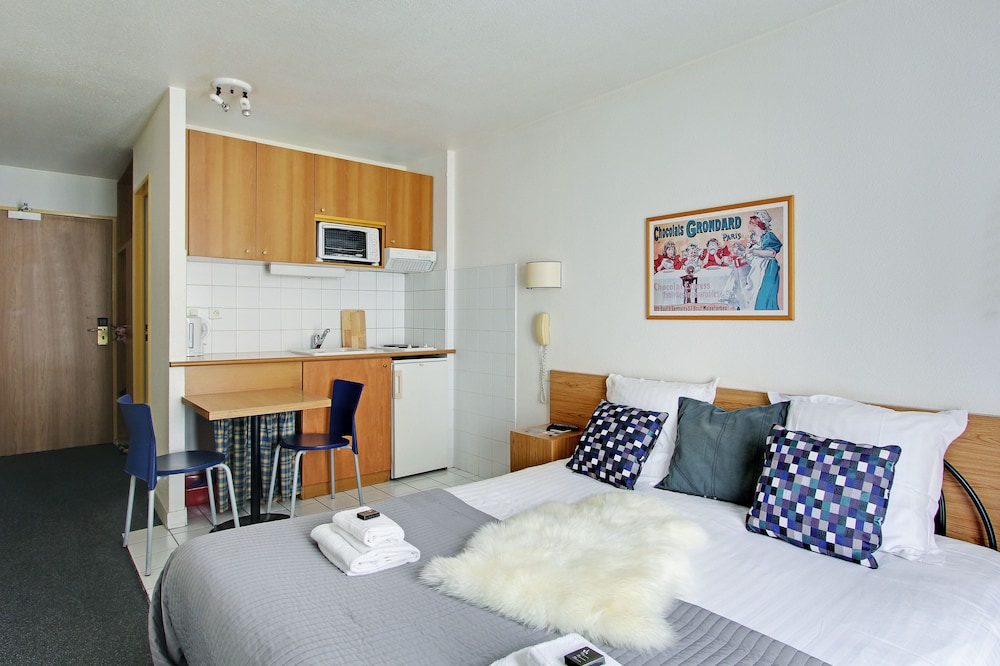 Short Stay Group Residence Les Lilas Serviced Apartments 12/48
