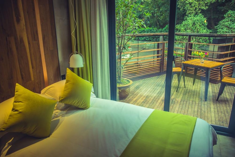Xihu Memories Tree Hotel 10/50