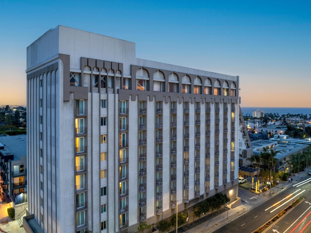 Hyatt Centric Delfina Santa Monica 2/65