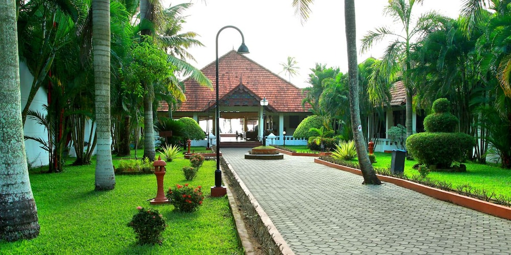 Abad Whispering Palms 52/66