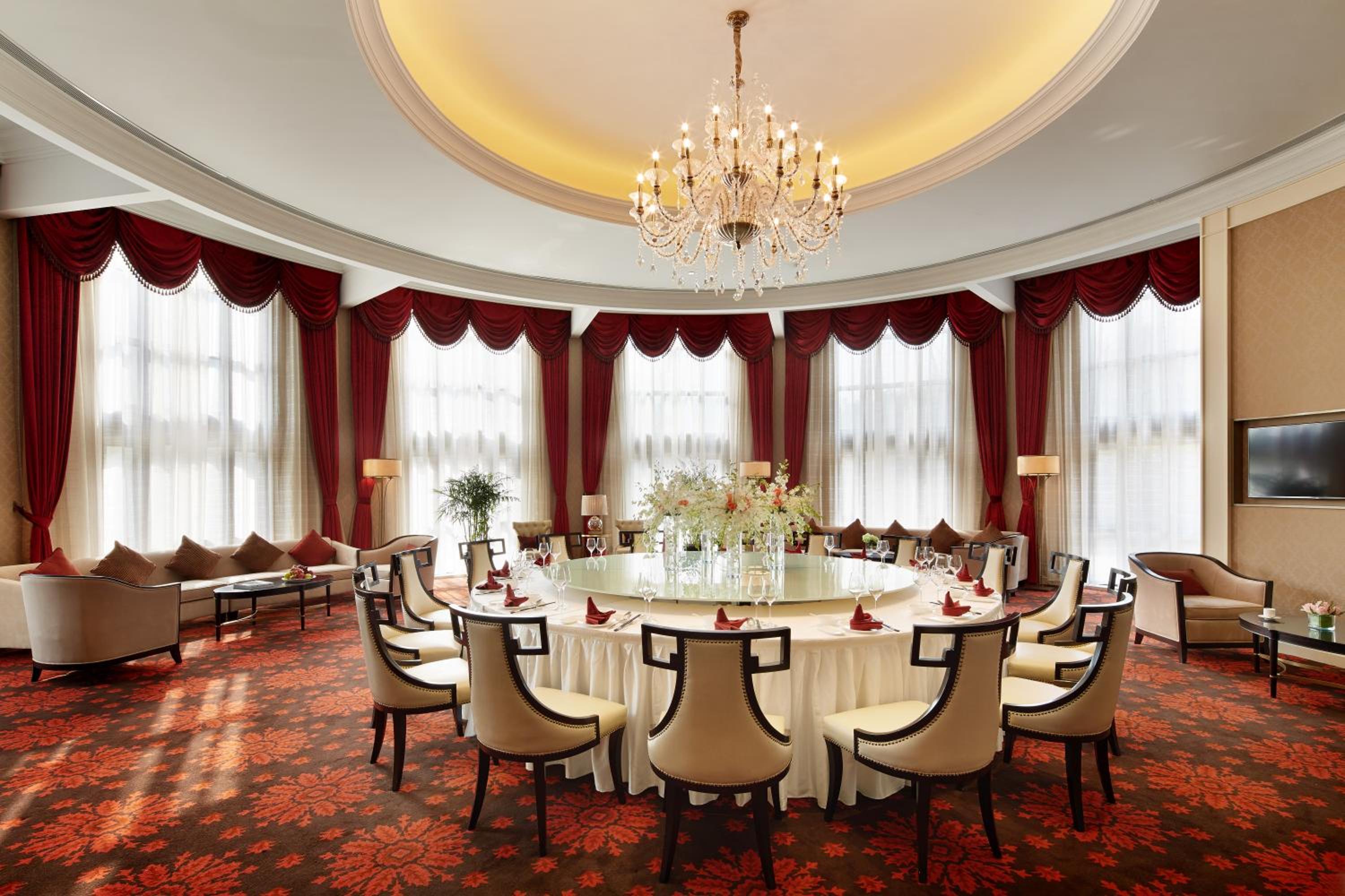 Yinrun Jinjiang Castle Hotel 23/33