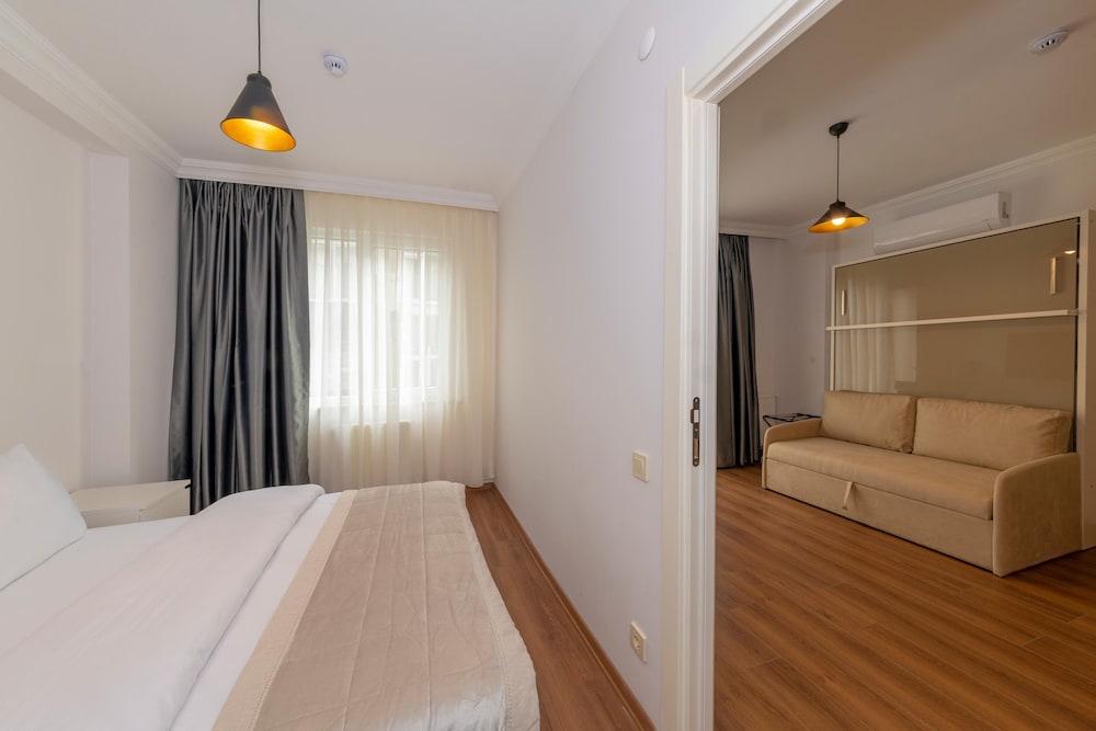 Joy Suites Hotel 25/69