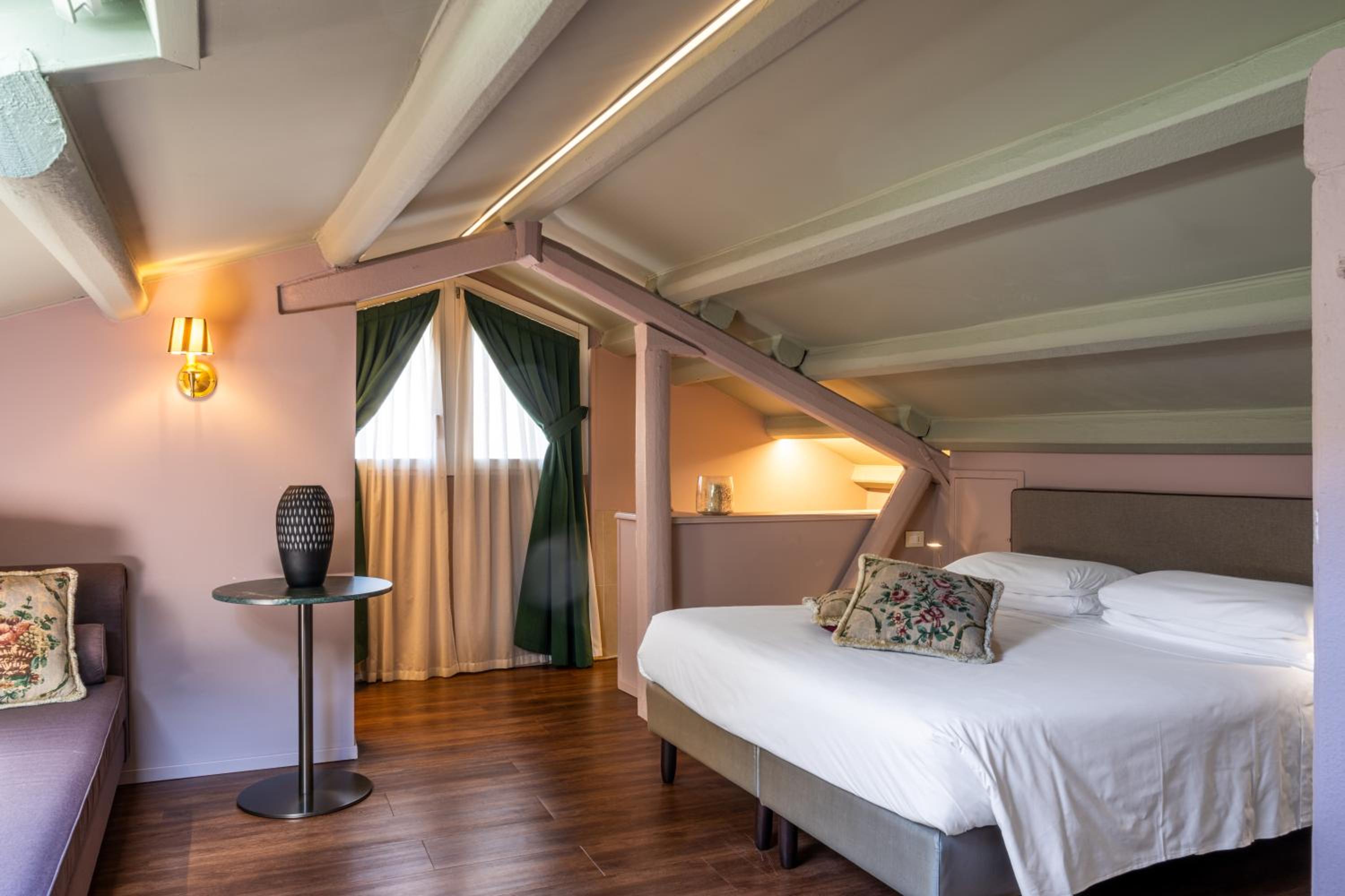 Deluxe, Double Bed, Two Extra Beds