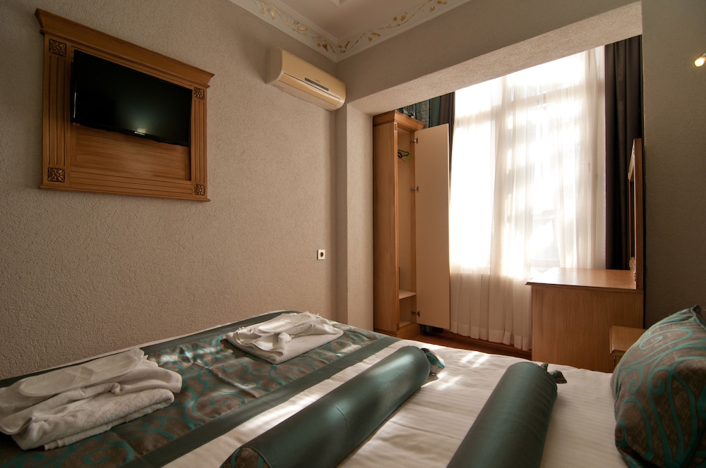 Blue Tuana Hotel 21/70