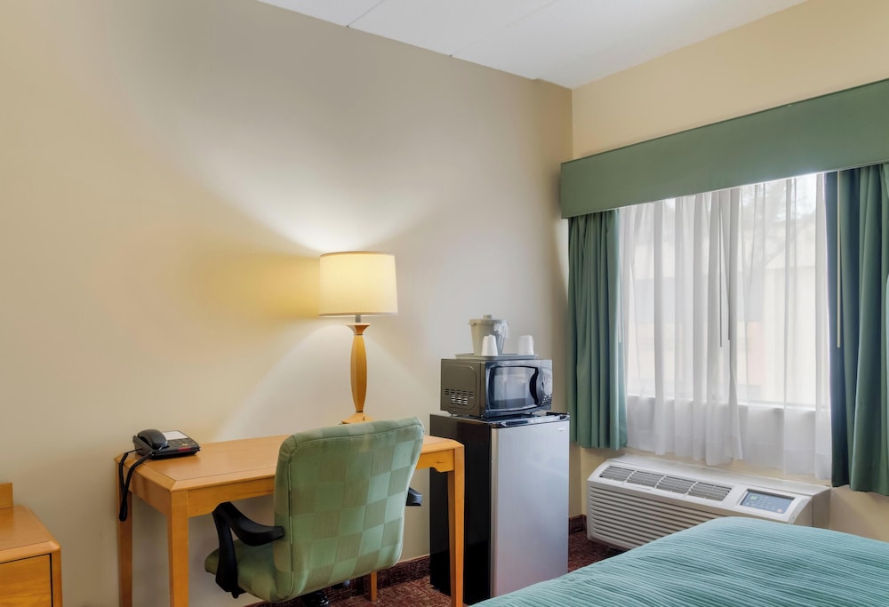 All Seasons Inn & Suites Smithfield Providence 17/36