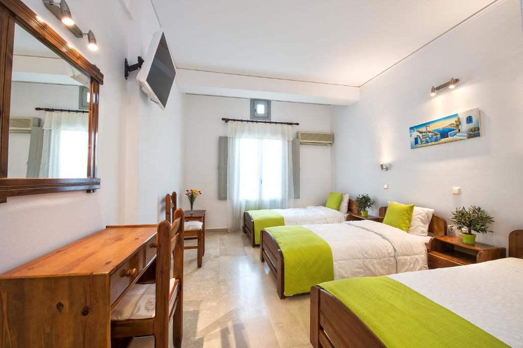 Room, Quadruple