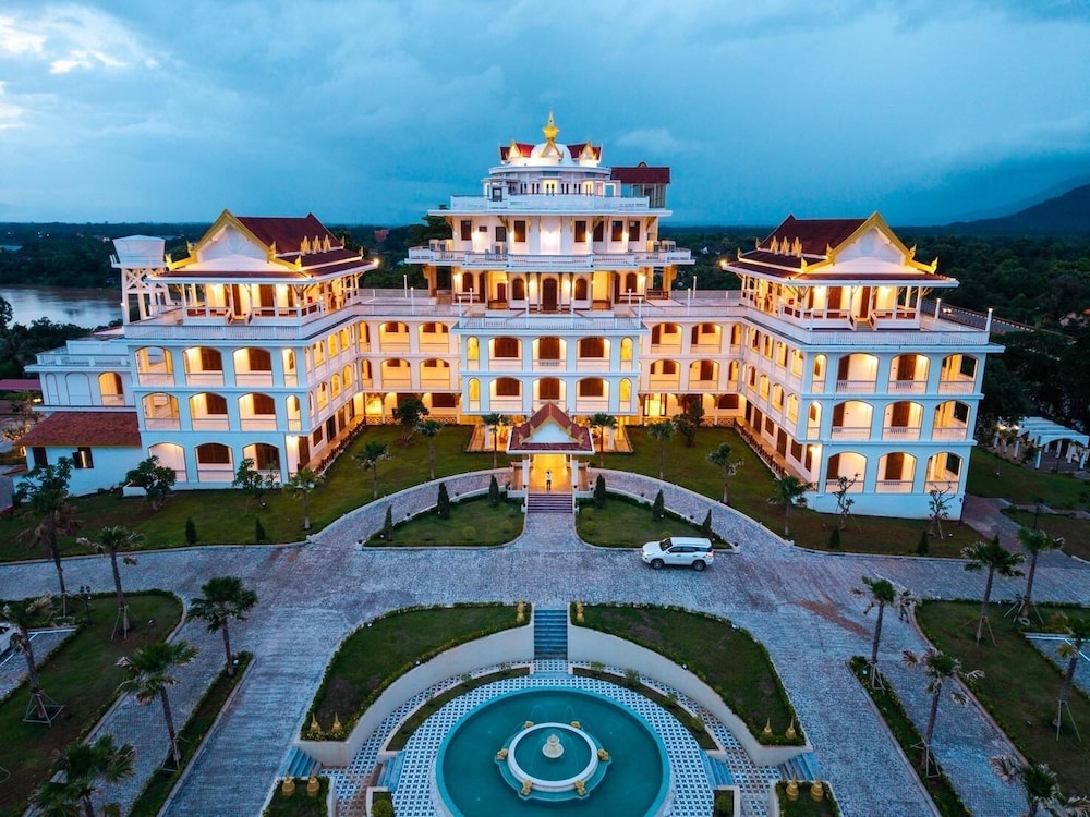 Champasak Palace Hotel 2/65