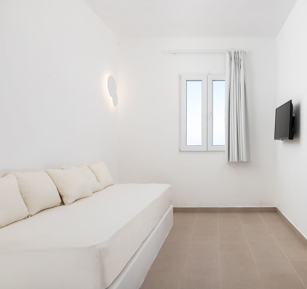 JUNIOR SUITE, SEA VIEW, JETTED TUB