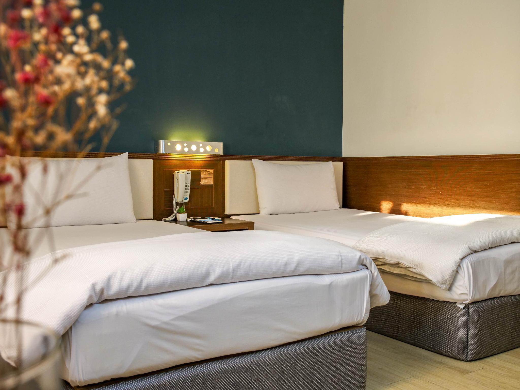 Room, Twin Beds