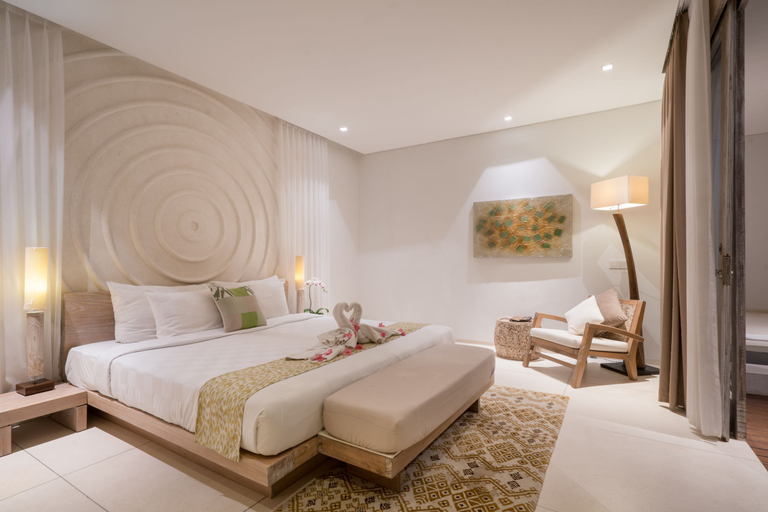 Pool, Balcony, Suite