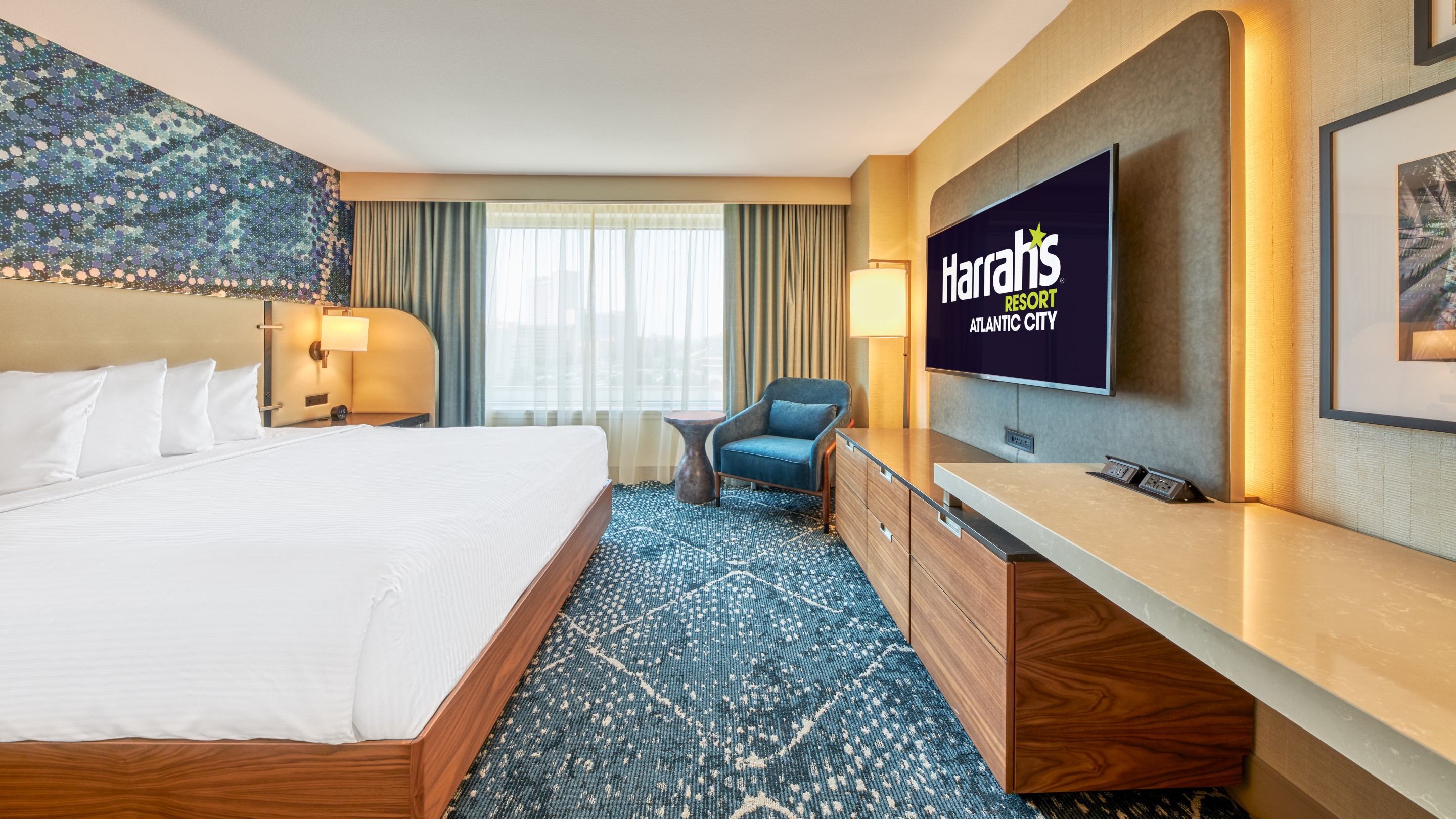 ATRIUM, TOWER, SUITE, KING BED