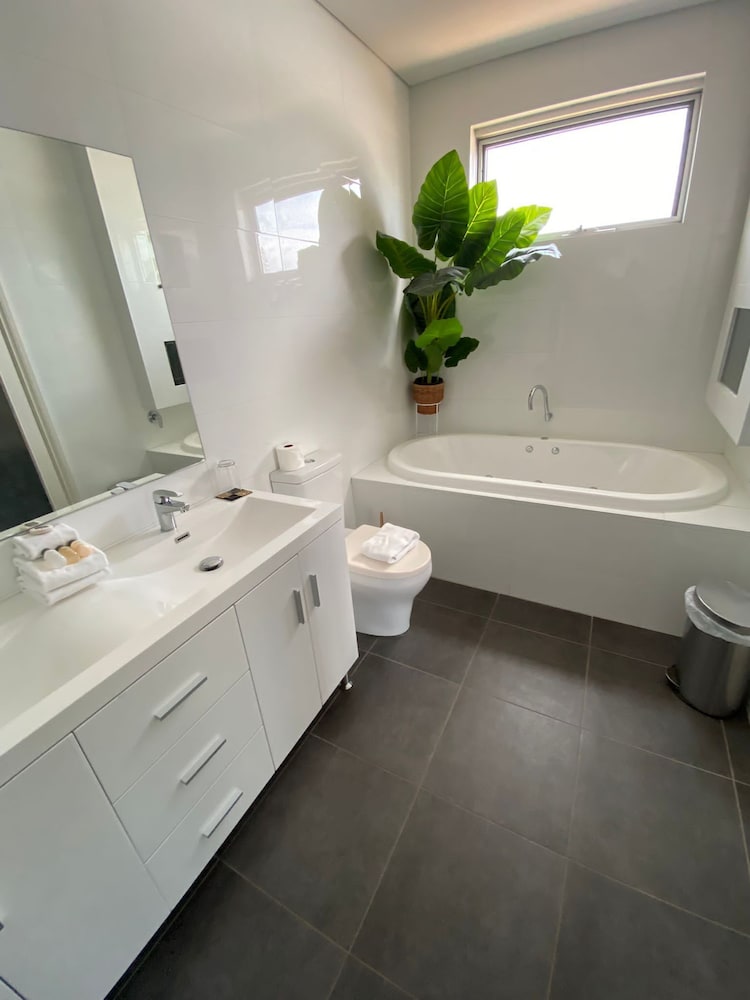 Maand Up Accommodation 58/61