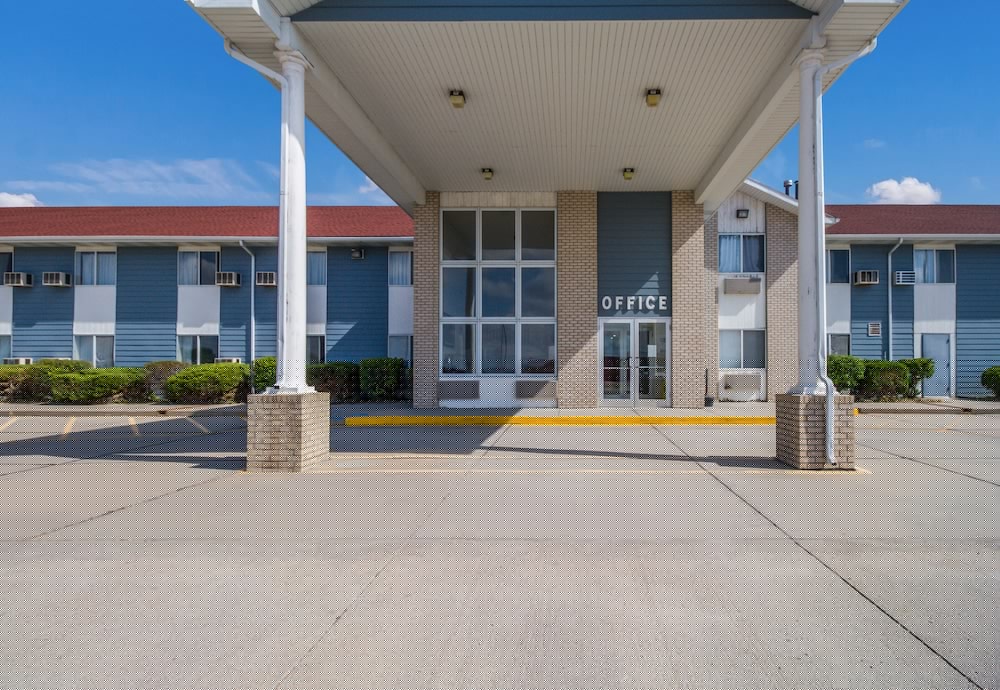 Alliance Hotel & Suites, a Howard Johnson by Wyndham 48/58
