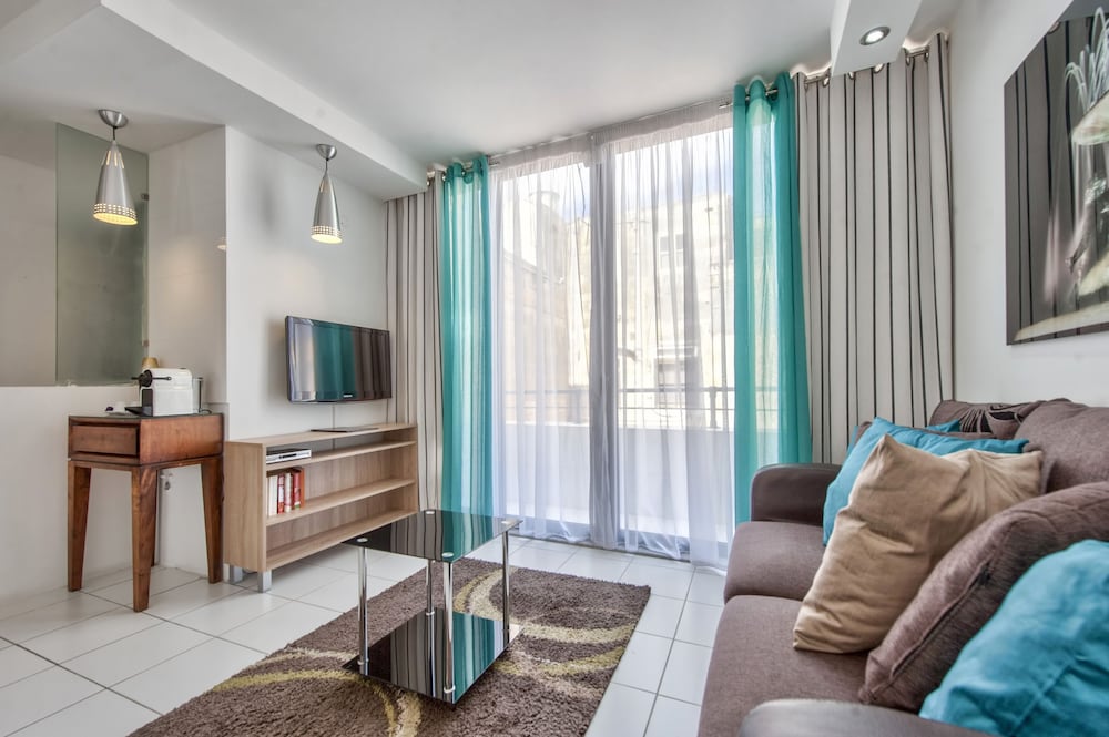 Barrakka Suites 32/50